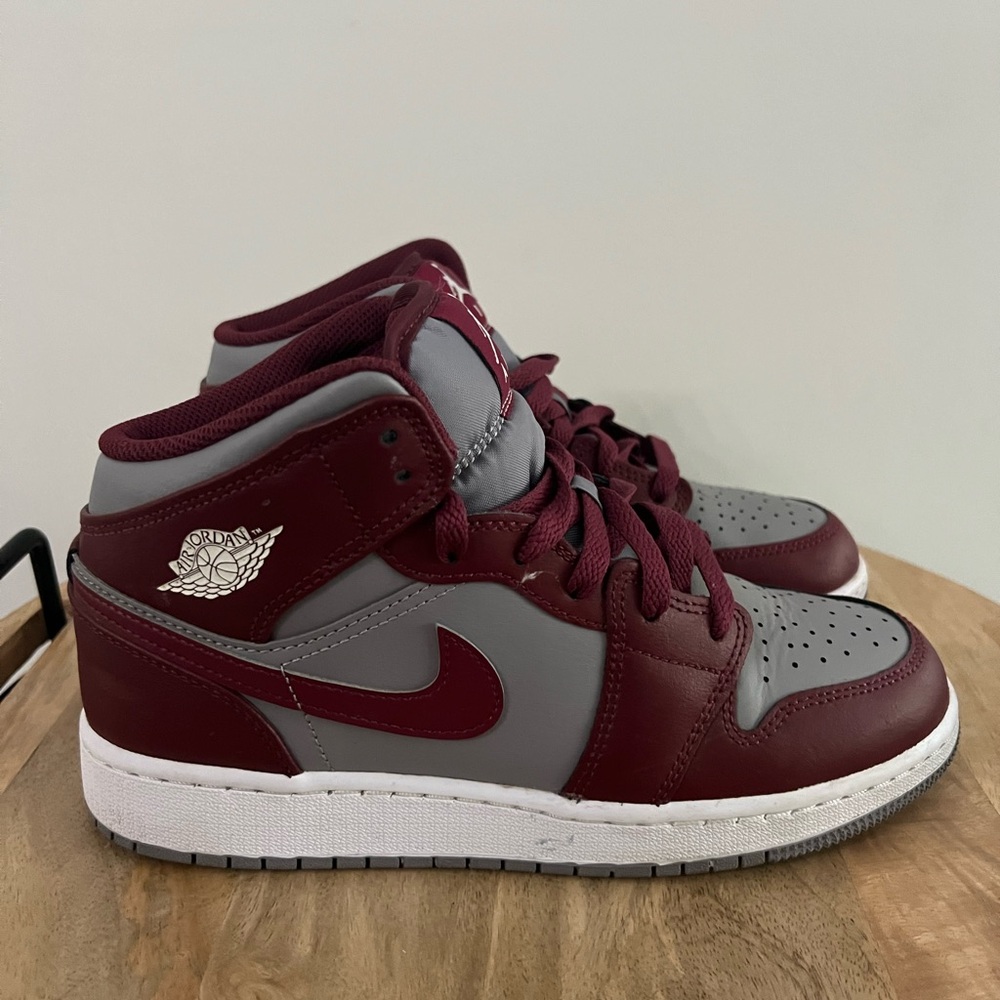 Jordan 1 Mid Cherrywood Size 6
